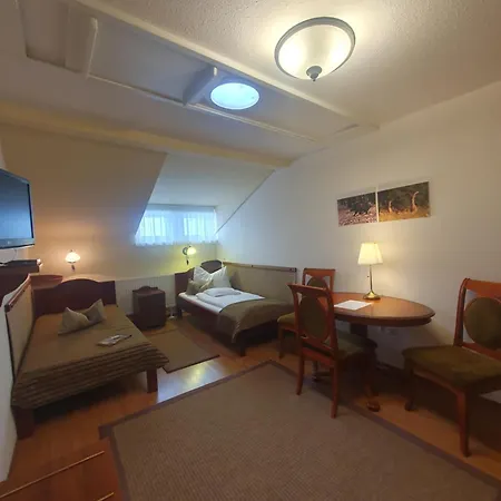 Csiszarhegyi Vadaszhaz *