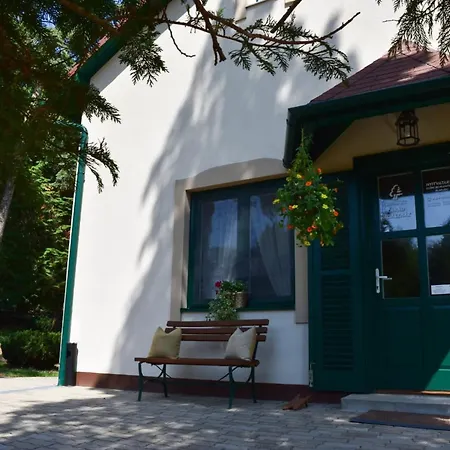 Csiszarhegyi Vadaszhaz Bed & Breakfast Karad