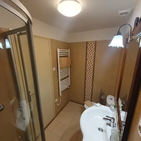 Bed & Breakfast Csiszarhegyi Vadaszhaz Karad