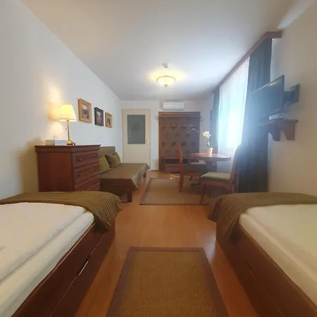 Csiszarhegyi Vadaszhaz Bed & Breakfast Karad