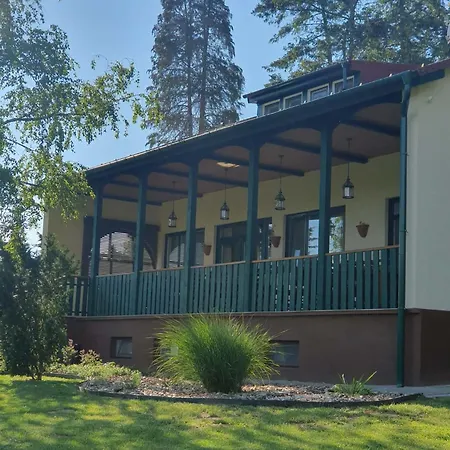Csiszarhegyi Vadaszhaz Bed & Breakfast *