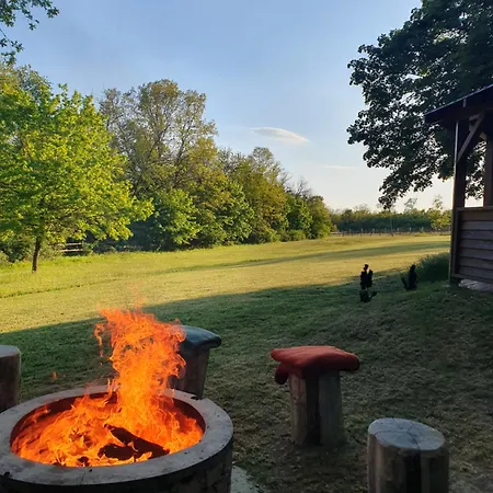 Csiszarhegyi Vadaszhaz * Karad