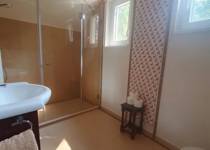 Csiszarhegyi Vadaszhaz Bed & Breakfast